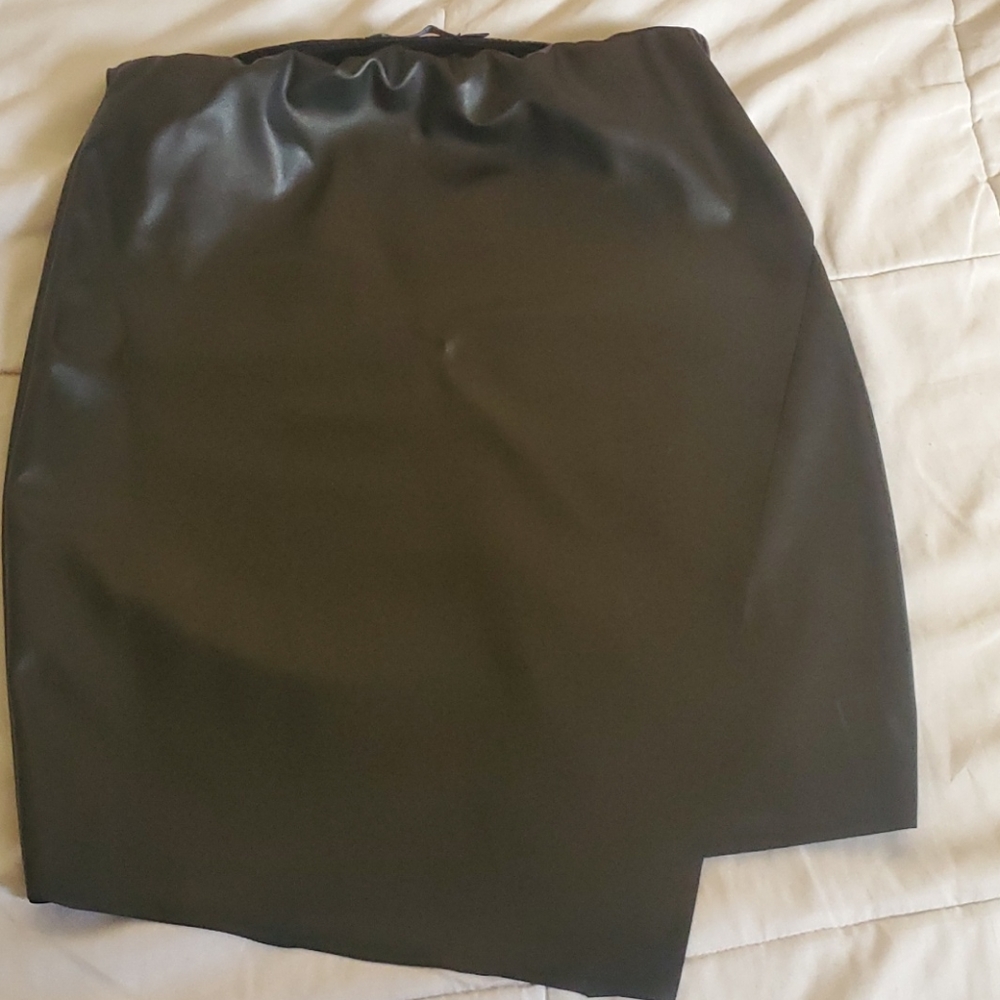 Boohoo Asymmetrical faux leather skirt